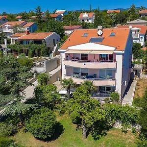apartments-la-mer-novi-vinodolski.primorje-gorskikotar.com/